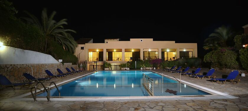 Imagen general del Hotel Ipsos Holidays. Foto 14