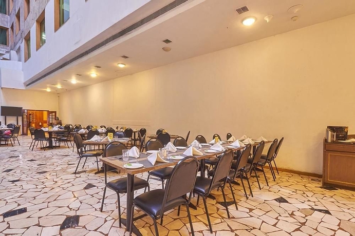 Imagen del bar/restaurante del Hotel Ira By Orchid Mumbai T-2 International Airport. Foto 5