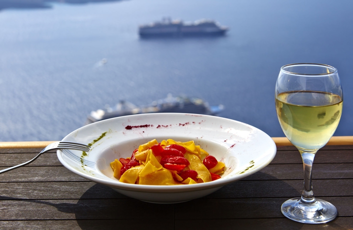 Imagen del bar/restaurante del Hotel Ira and Spa. Foto 6