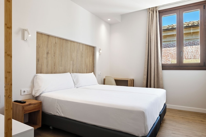 Imagen de la habitación del Hotel Iraipe Estella La R&uacute;a. Foto 11