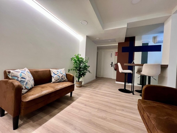 Imagen de los interiores del Hotel Iraipe Haro Auto Check-in. Foto 15