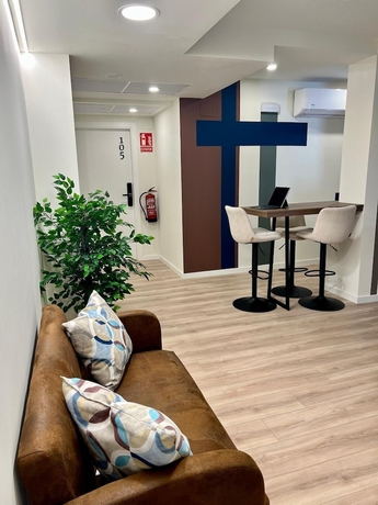 Imagen de los interiores del Hotel Iraipe Haro Auto Check-in. Foto 16