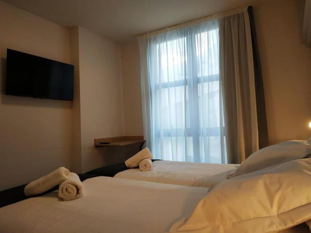 Imagen de la habitación del Hotel Iraipe LogroÑo. Foto 6