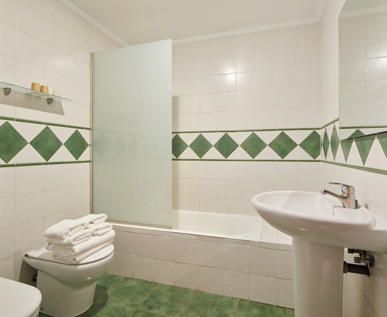 Imagen de la habitación del Hotel Iraipe Ongi. Foto 15
