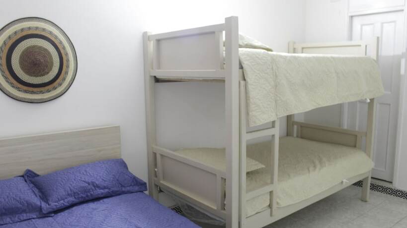 Imagen de la habitación del Hotel Iraka Zenu. Foto 16