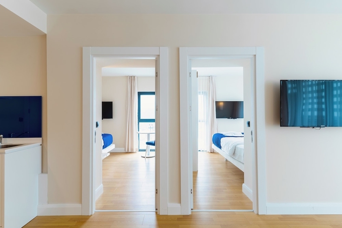 Imagen de la habitación del Hotel Irakli GC. Foto 6
