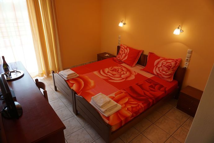 Imagen de la habitación del Hotel Iraklis. Foto 11