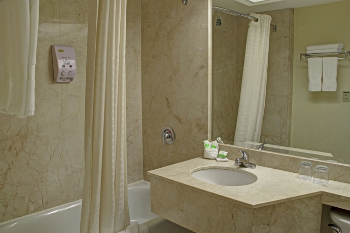 Imagen de la habitación del Hotel Irazu and Studios. Foto 11