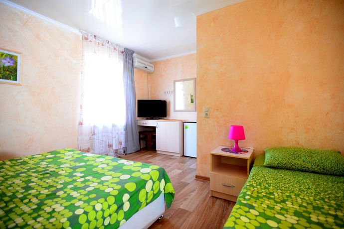 Imagen de la habitación del Hotel Irena. Foto 14