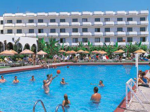 Imagen general del Hotel Irene Palace Beach Resort. Foto 3
