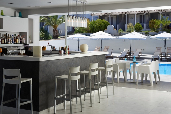 Imagen general del Hotel Irene Studios, Artemisio. Foto 3