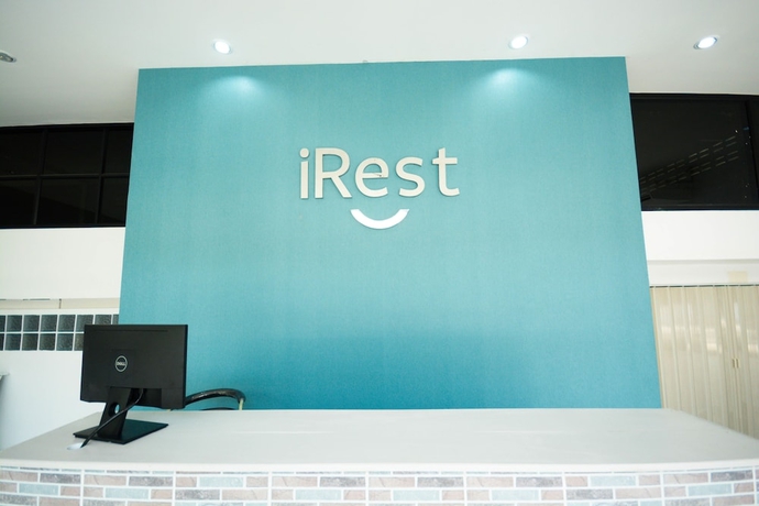 Imagen de los interiores del Hotel Irest Ao Nang Seafront. Foto 19