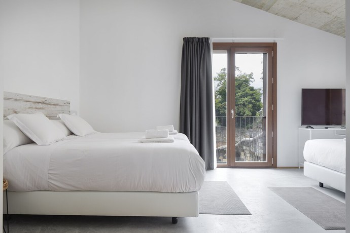 Imagen de la habitación del Hotel Iriape Estella Rooms. Foto 14