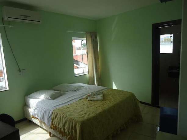 Imagen de la habitación del Hotel Iria's. Foto 6