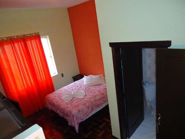 Imagen de la habitación del Hotel Iria's. Foto 7