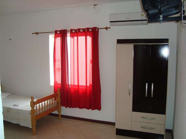 Imagen de la habitación del Hotel Iria's. Foto 10