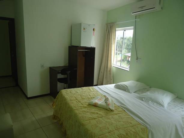 Imagen de la habitación del Hotel Iria's. Foto 11