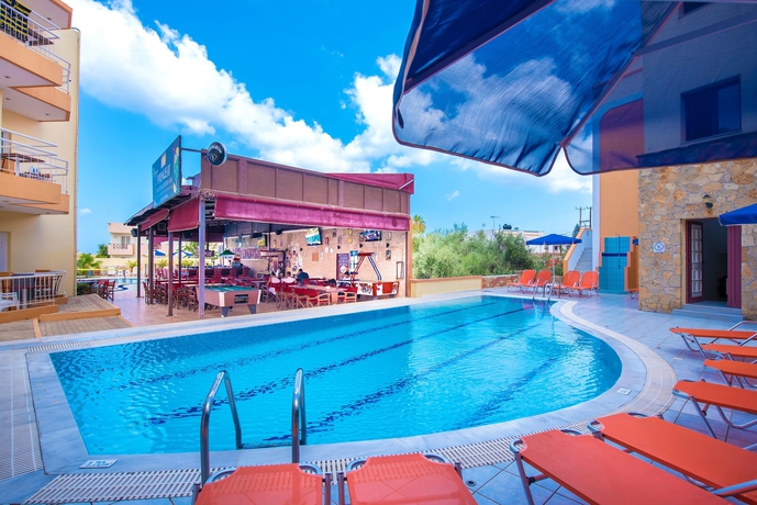 Imagen de la piscina del Hotel Irida Apartments By Checkin. Foto 16