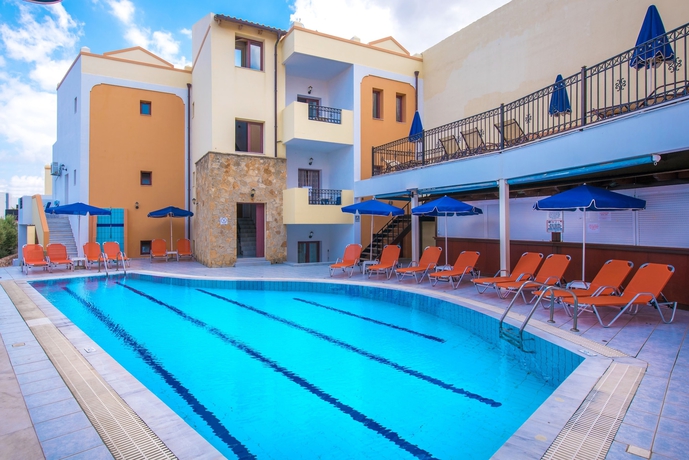 Imagen de la piscina del Hotel Irida Apartments By Checkin. Foto 17