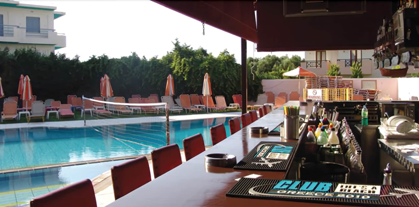 Imagen de la piscina del Hotel Irida Apartments By Checkin. Foto 19
