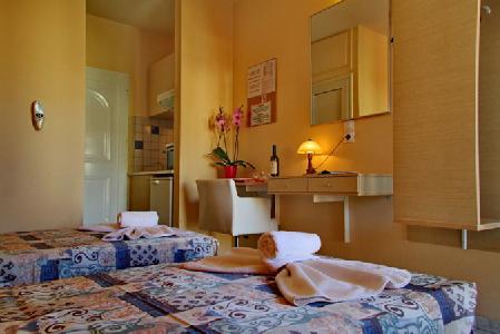 Imagen de la piscina del Hotel Irida Apartments Malia. Foto 7