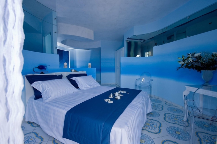 Imagen de la habitación del Hotel Irida Boutique. Foto 13
