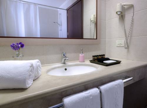 Imagen de la habitación del Hotel Irida. Foto 5