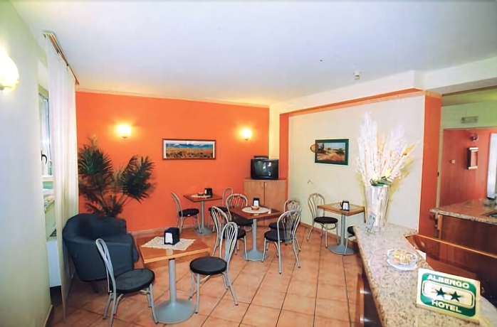 Imagen de los interiores del Hotel Iride, Mil&aacute;n. Foto 17