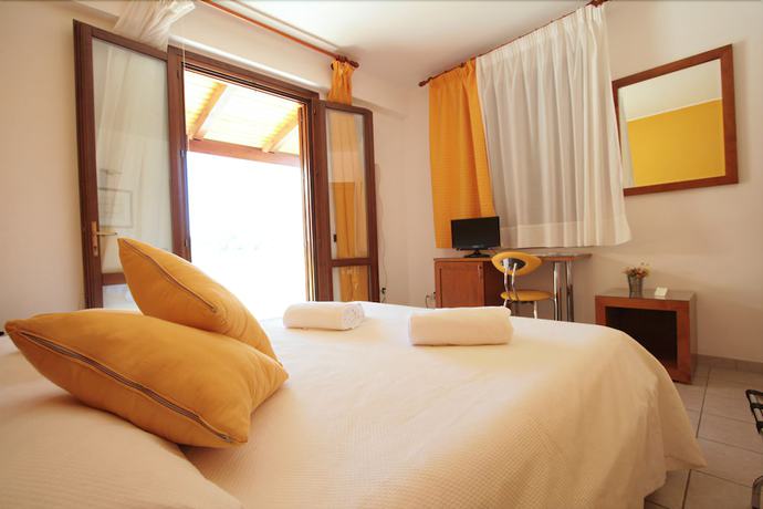 Imagen de la habitación del Hotel Iride, San Vito Lo Capo. Foto 17