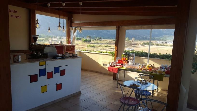 Imagen del bar/restaurante del Hotel Iride, San Vito Lo Capo. Foto 7