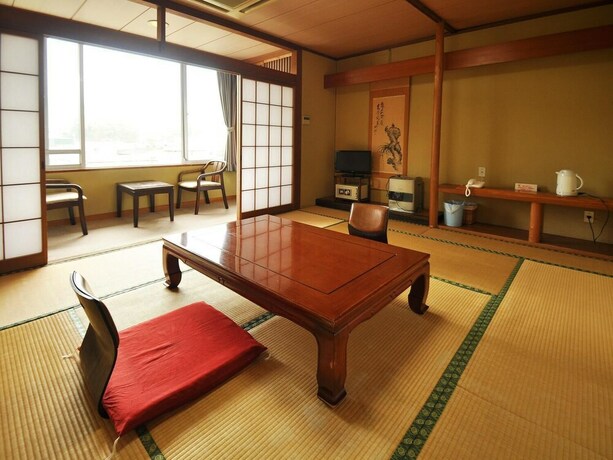 Imagen de la habitación del Hotel Irifuneso, Beppu. Foto 26