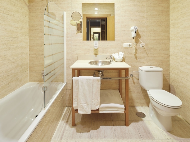 Imagen de la habitación del Hotel Iriguibel. Foto 4