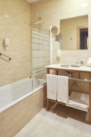 Imagen de la habitación del Hotel Iriguibel. Foto 7