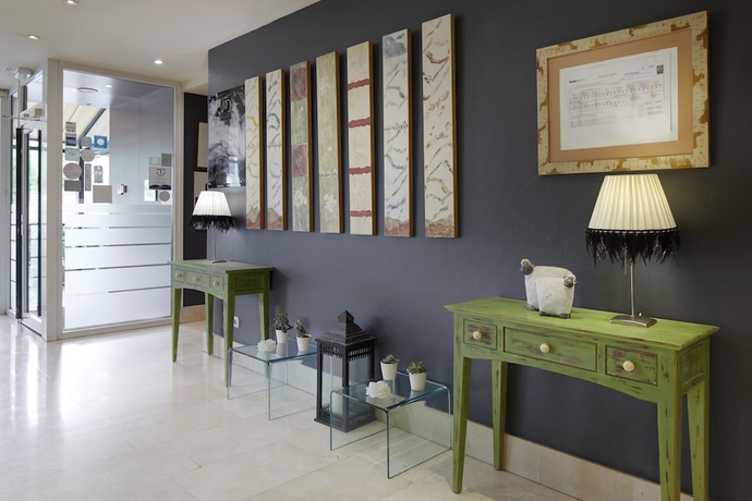 Imagen de los interiores del Hotel Iriguibel. Foto 17