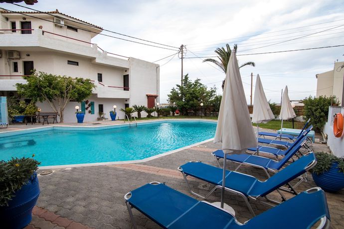 Imagen de la piscina del Hotel Irilena by Checkin. Foto 17