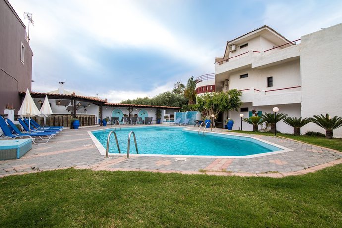 Imagen de la piscina del Hotel Irilena by Checkin. Foto 18