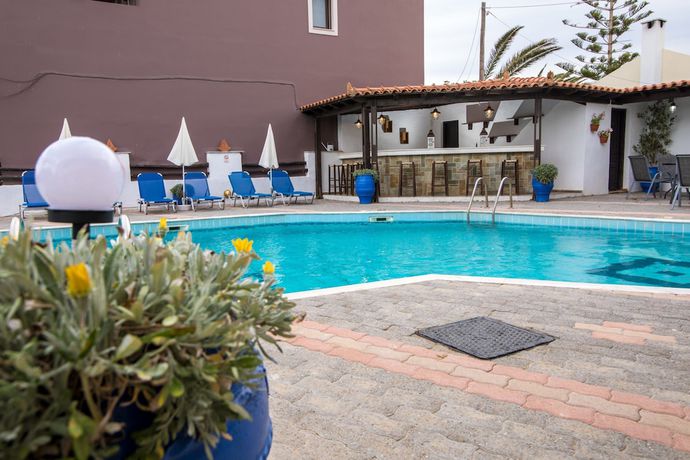 Imagen de la piscina del Hotel Irilena by Checkin. Foto 20