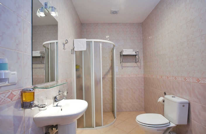 Imagen de la habitación del Hotel Irina. Foto 8