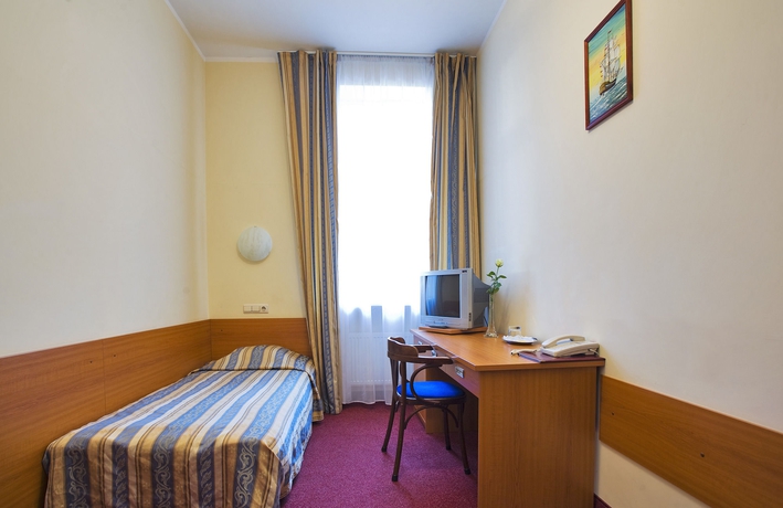 Imagen de la habitación del Hotel Irina. Foto 11