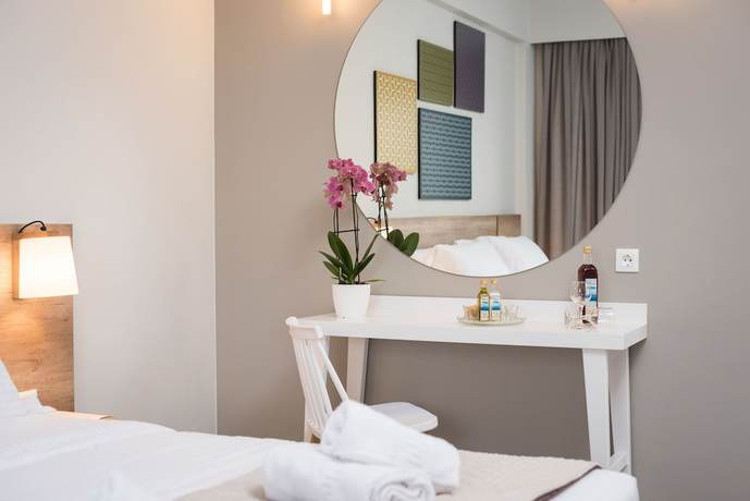 Imagen de la habitación del Hotel Irini Stalos Apartments. Foto 12