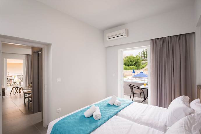 Imagen de la habitación del Hotel Irini Stalos Apartments. Foto 17
