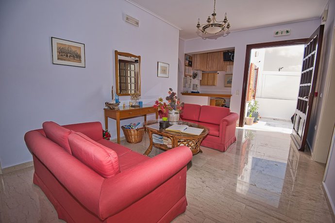 Imagen de los interiores del Hotel Irini\'s Rooms. Foto 20