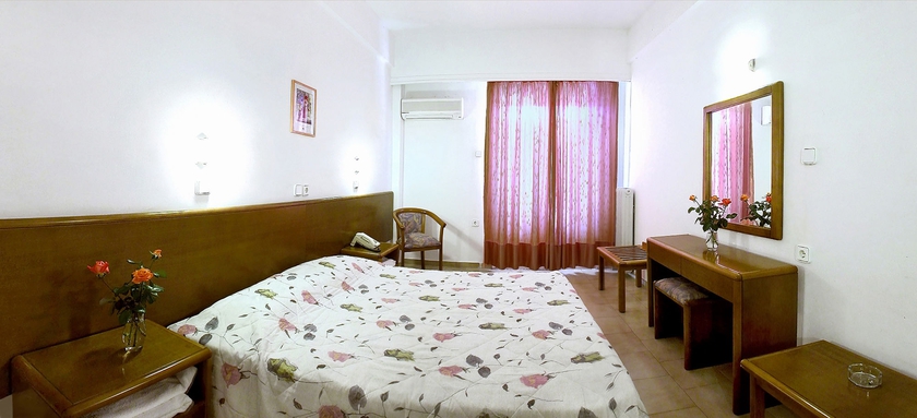 Imagen de la habitación del Hotel Irinna. Foto 4