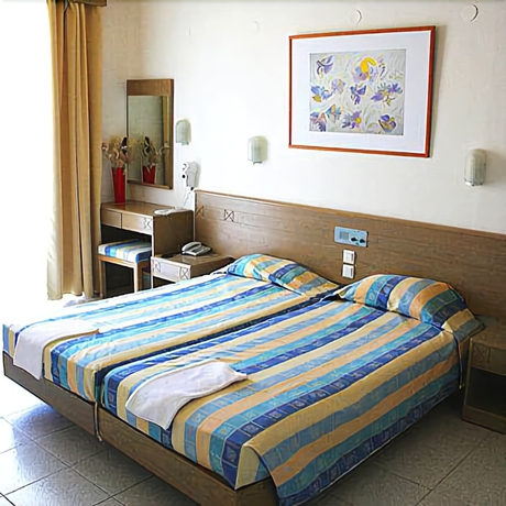 Imagen de la habitación del Hotel Irinna, Rodas. Foto 6