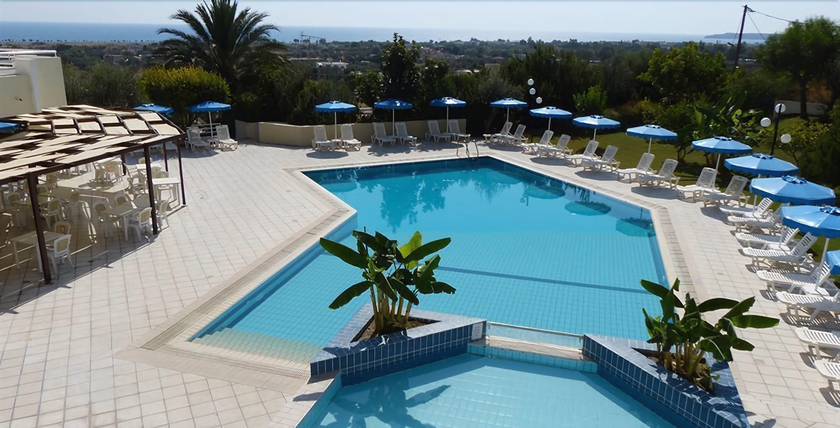 Imagen de la piscina del Hotel Iris, AFANTOU. Foto 17