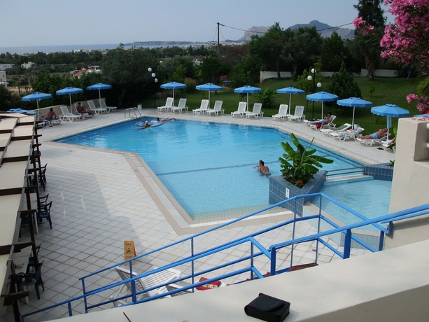 Imagen de la piscina del Hotel Iris, AFANTOU. Foto 19