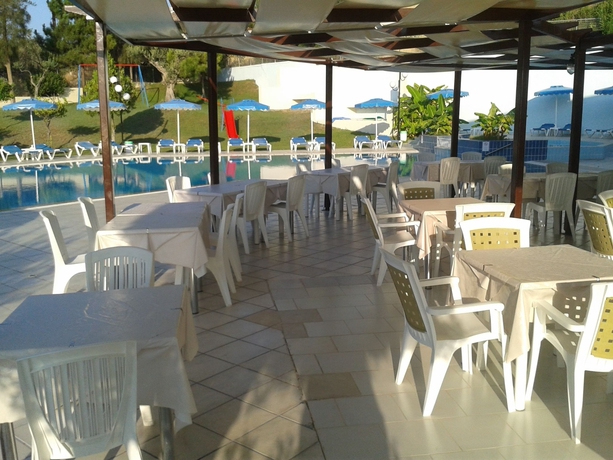 Imagen del bar/restaurante del Hotel Iris, AFANTOU. Foto 3