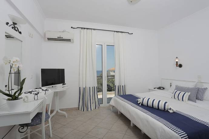 Imagen de la habitación del Hotel Iris Beach. Foto 13