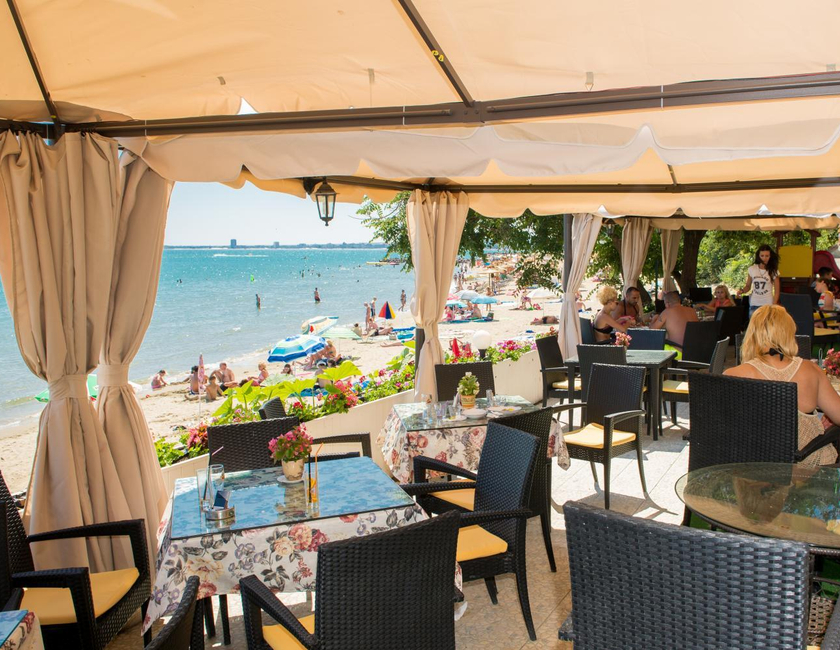Imagen general del Hotel Iris Beach - Half Board. Foto 1