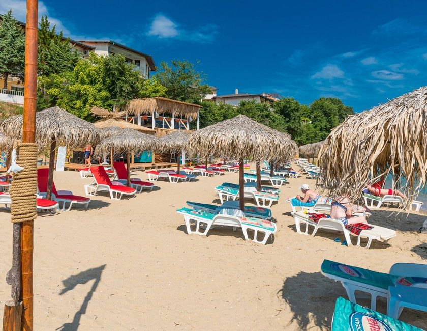 Imagen general del Hotel Iris Beach - Half Board. Foto 14